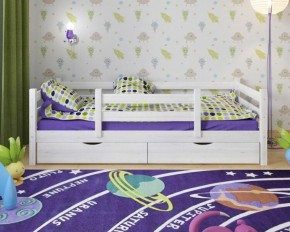 Детская кровать из массива березы Соня-5 (Белый/Лак) в Тобольске - tobolsk.ok-mebel.com | фото