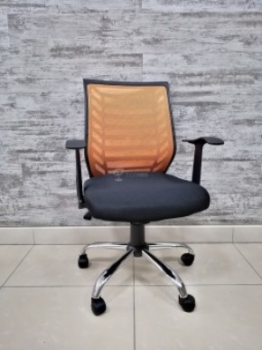 Кресло Barneo K-138 для персонала (черная ткань оранжевая сетка) в Тобольске - tobolsk.ok-mebel.com | фото
