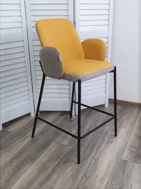 Полубарный стул NYX (H=65cm) VF106 желтый / VF120 серый М-City в Тобольске - tobolsk.ok-mebel.com | фото
